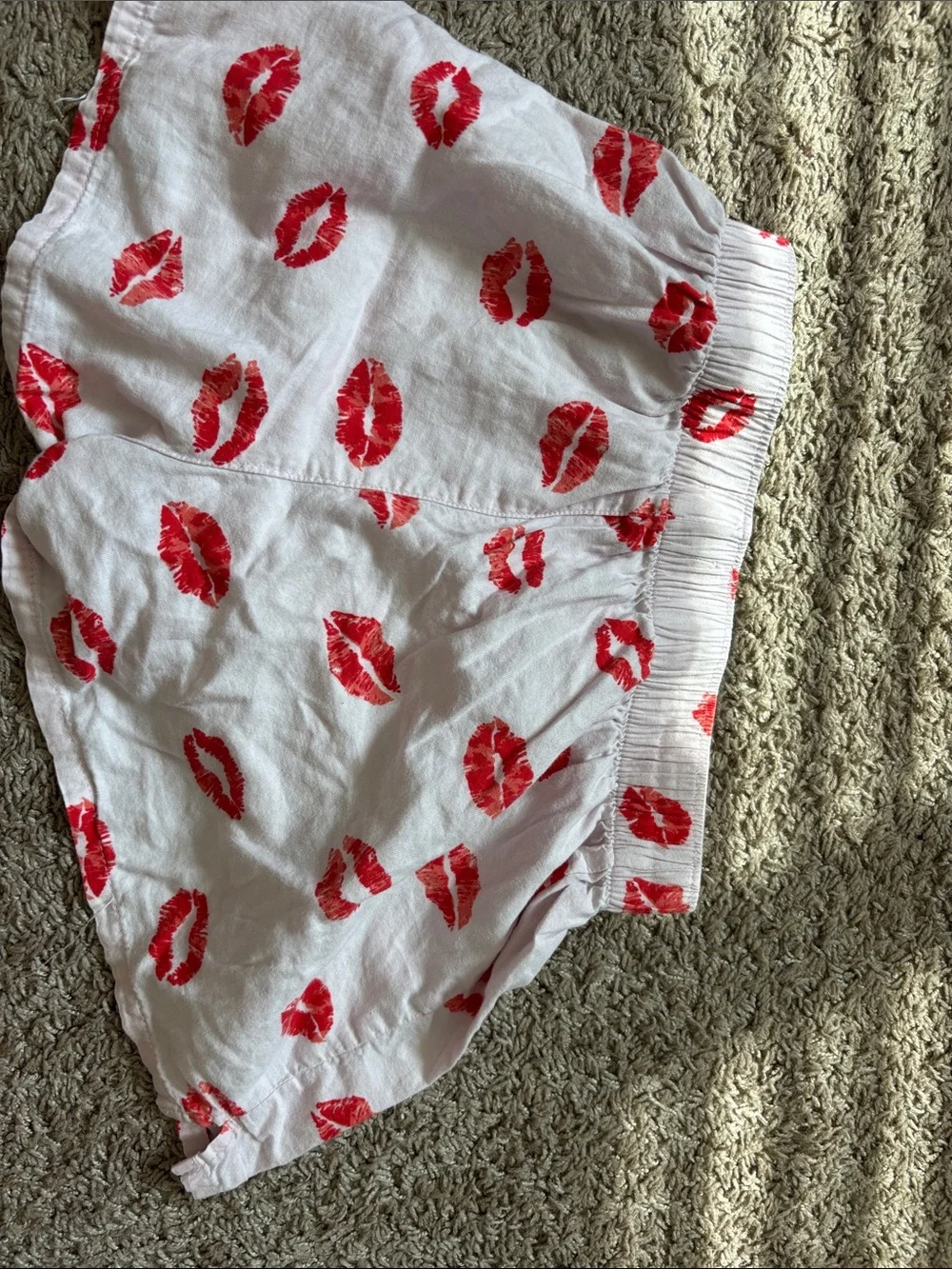 Colsie White Shorts with Red Lip Print
